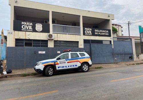 Mulher é presa quando tentava sair de loja com blusas dentro da bolsa em Patos de Minas