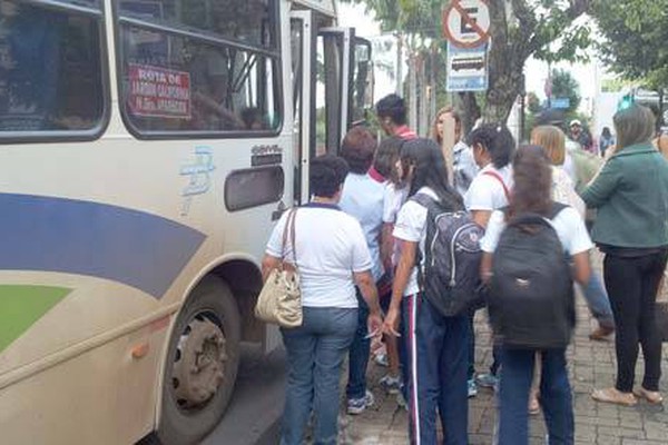 Pássaro Branco emite nota para esclarecer detalhes da Lei do Passe Livre
