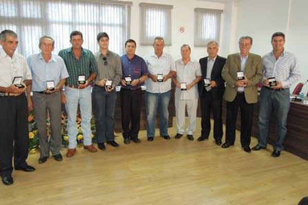 Produtores rurais de destaque são homenageados pela Câmara de Patos de Minas