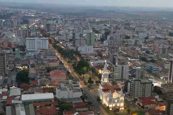 Patos de Minas terá investimento de mais de R$ 90 milhões para modernizar a iluminação pública