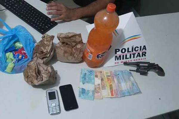 Jovens assaltam entregador de sanduíches, mas são descobertos a partir de ligação no celular