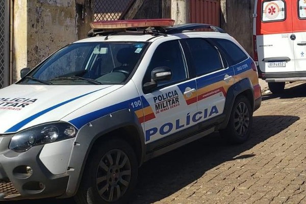 Jovem é trancado em quarto e brutalmente agredido com golpes de facão e pé de cabra