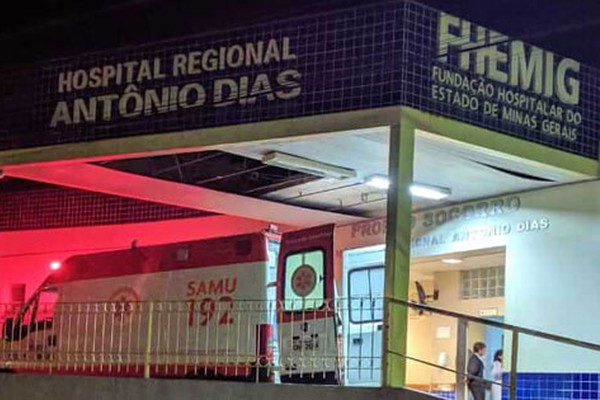 Homem chega em casa embriagado, bate na mulher e golpeia menina com barra de ferro na cabeça 