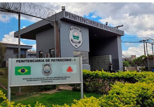 Professora é flagrada mantendo relação sexual com preso dentro de sala de aula da penitenciária de Patrocínio