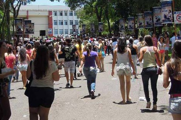 Candidatos ao Vestibular do Unipam neste domingo terão que chegar uma hora mais cedo