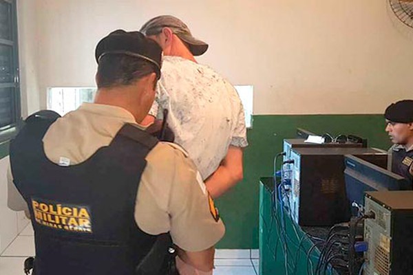 Homem contrata garota de programa após furtar em loja da mãe, mas acaba furtado no motel