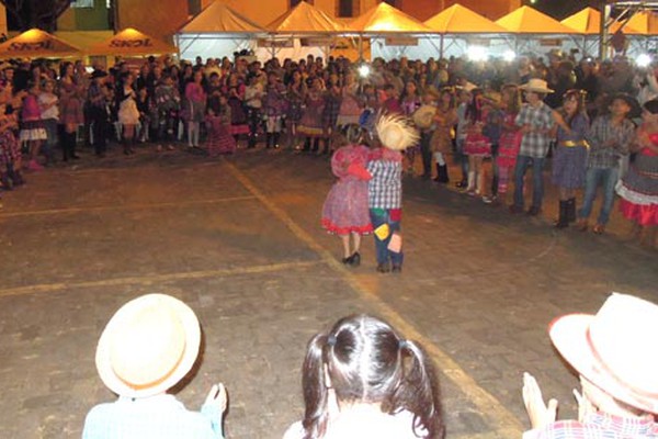 Festas juninas animam o final de semana dos patenses e ajudam a esquentar as noites frias