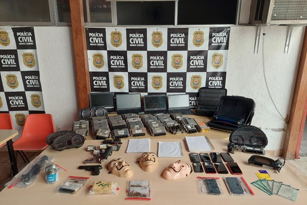 PC deflagra Operação Casa de Papel e identifica líder que se denominava "professor" com máscaras da série em MG