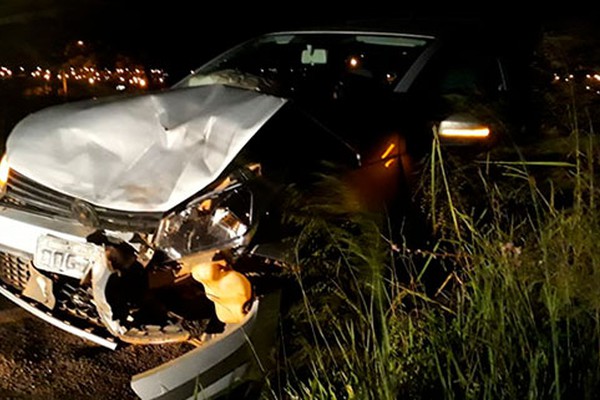 Veículo é atingido em cheio na BR 365 em Patrocínio e motorista de 60 anos fica ferido