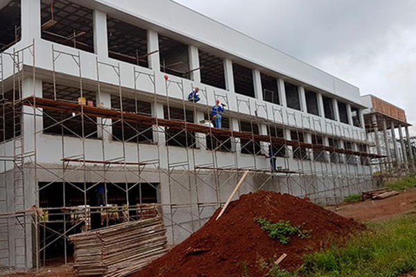 Funcionários do Unipam se desdobram para concluir obras do Centro Clínico de Odontologia