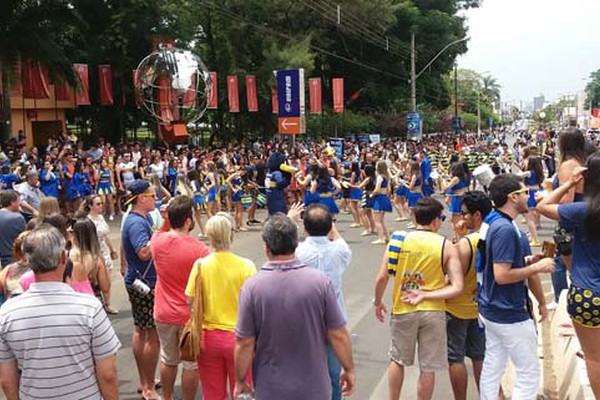 Mais de 8 mil candidatos realizam provas do Unipam hoje. Siga a movimentação