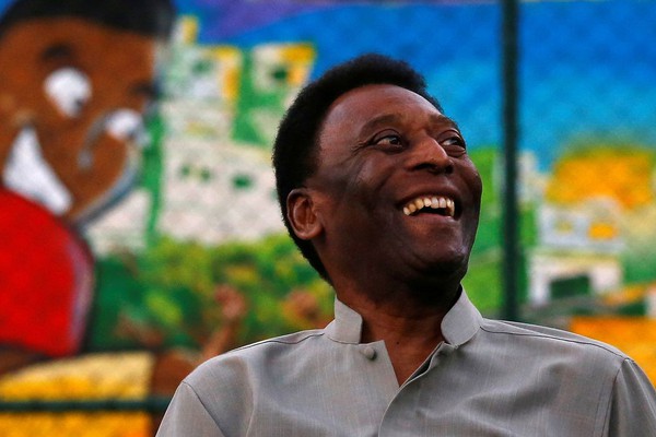 Estado de saúde de Pelé melhora, mas ainda não há previsão de alta