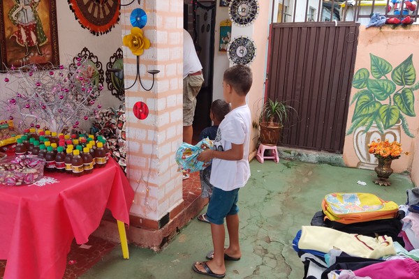 Morador organiza café da manhã especial de natal e faz doação de brinquedos em Patos de Minas