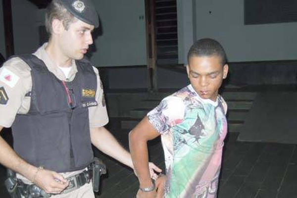 Jovem invade casa, furta motocicleta e é preso no dia do aniversário de 18 anos