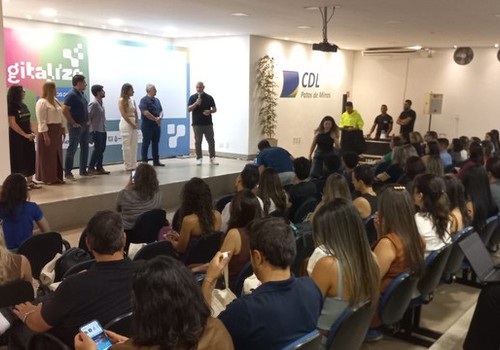 Encontro em Patos de Minas apresenta novas ferramentas da era digital que podem estimular negócios