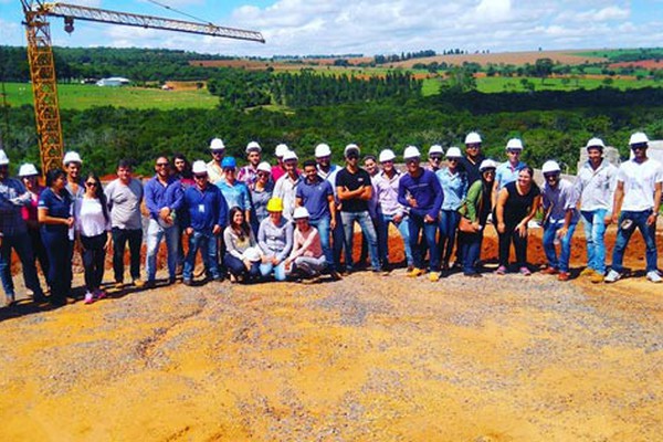 Alunos de Engenharia Civil da FPM visitam Estação de Tratamento de Esgoto de PO