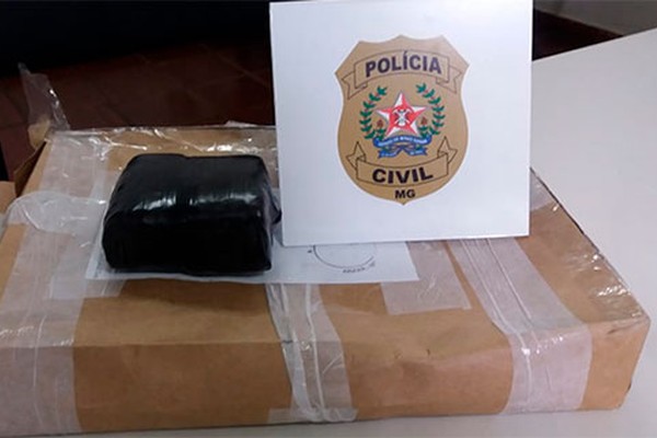 Polícia Civil de Patrocínio prende ciclista de 37 anos transitando com pacote de maconha