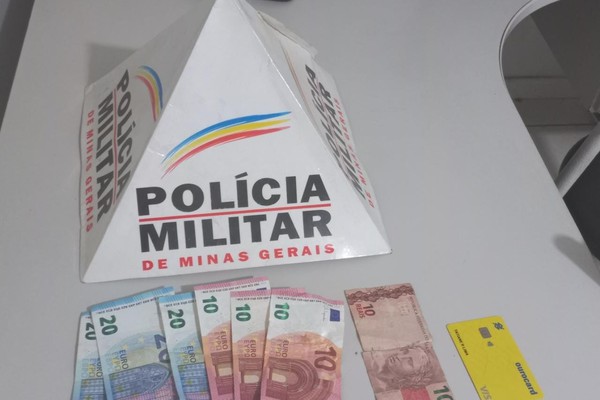 Homem furta carteira, esconde notas de euro e real na cueca, mas acaba preso pela PM