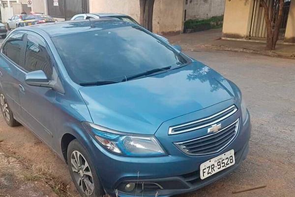 Homem é preso pela PRF ao abandonar esposa na rodovia quando casal voltava de férias