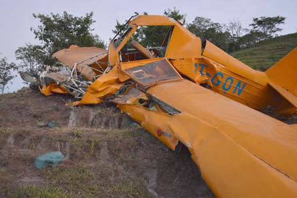 Técnicos vão analisar se queda de avião contaminou nascente de córrego