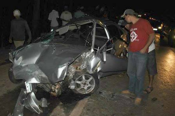 Família fica ferida em grave acidente com caminhão perto de São Gotardo