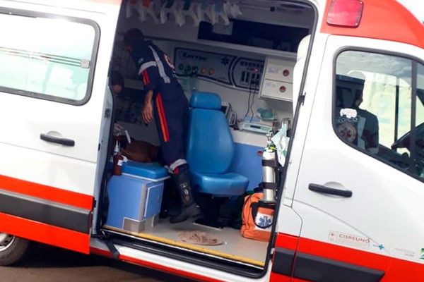 Homem perde muito sangue e é socorrido com grave ferimento na mão em Patos de Minas