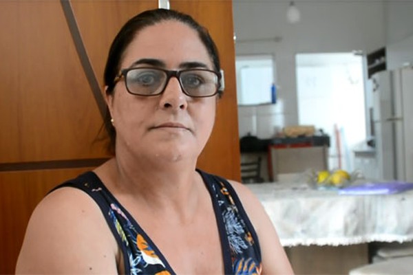 Após recusa da Prefeitura, mãe implora para que filho com problema cardíaco viaje deitado 