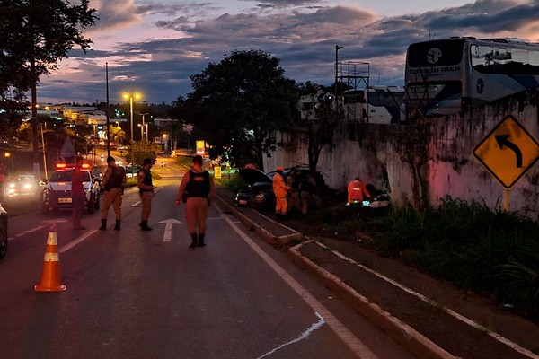 Veículo conduzido por motorista embriagado roda na avenida JK, atropela e mata mulher