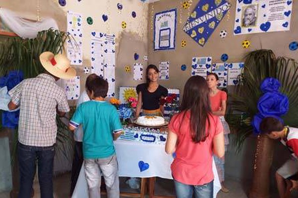 Escolas encerram as atividades com apresentação de trabalhos sobre a Copa do Mundo