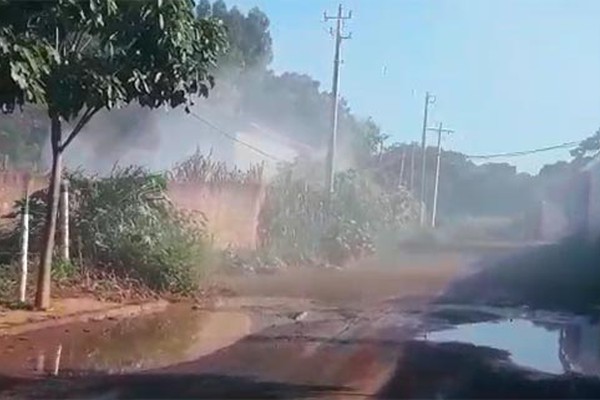 Jateamento de areia incomoda moradores do Bairro Planalto que pedem providências urgentes