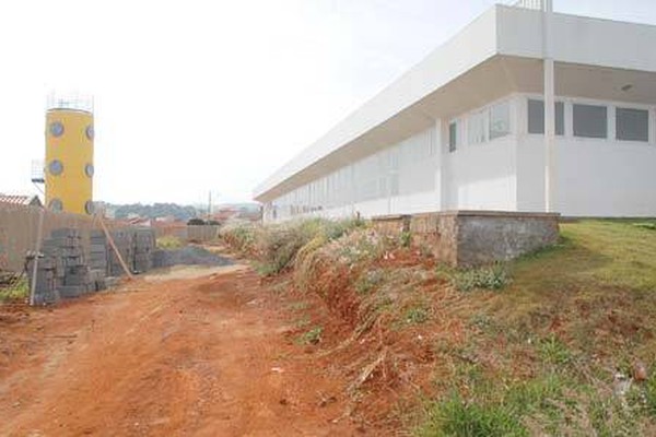 Muro da UPA III entra em fase final, mas funcionamento deve ser adiado de novo
