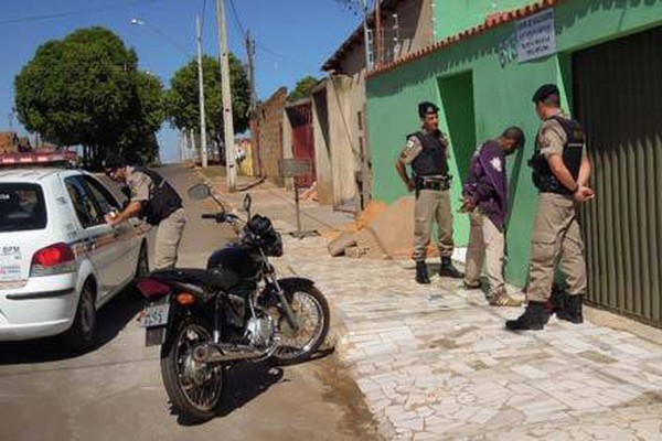 PM prende acusado de disparar e dar coronhadas em desafeto no Sebastião Amorim