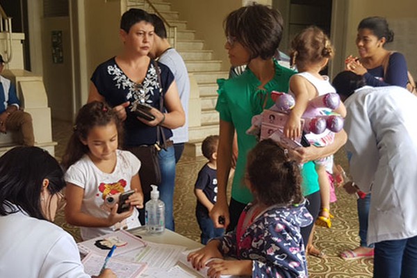 Dia D de Vacinação contra a Polio e o Sarampo tem carreata e brincadeiras em Patos de Minas