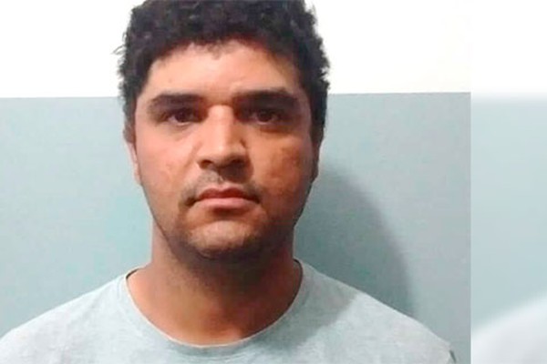 Motorista sem habilitação é abordado na MG235 e preso pela Polícia Militar Rodoviária por mandado judicial