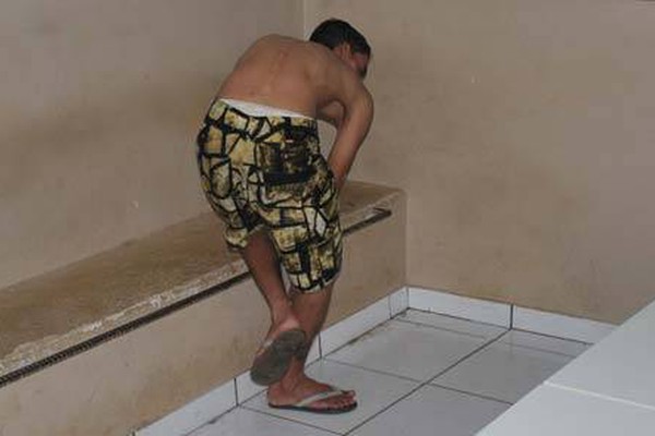Homem rouba dinheiro e celular no bairro Caramuru e acaba preso pela PM