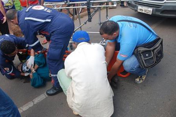 Senhor de 72 anos é atropelado na Rua Ponto Chic e fica internado no Regional