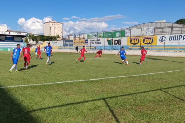 Em jogo de pouquíssimas oportunidades, URT perde em casa na estreia do Módulo ll do Mineiro