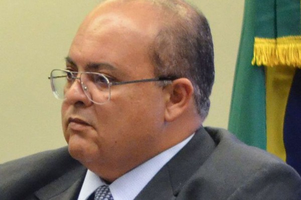 Moraes afasta governador do Distrito Federal por 90 dias