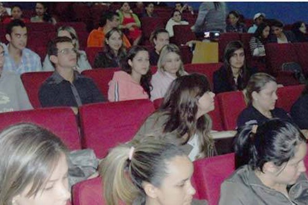 Palestra sobre Bolsa de Valores empolga estudantes de administração da FPM