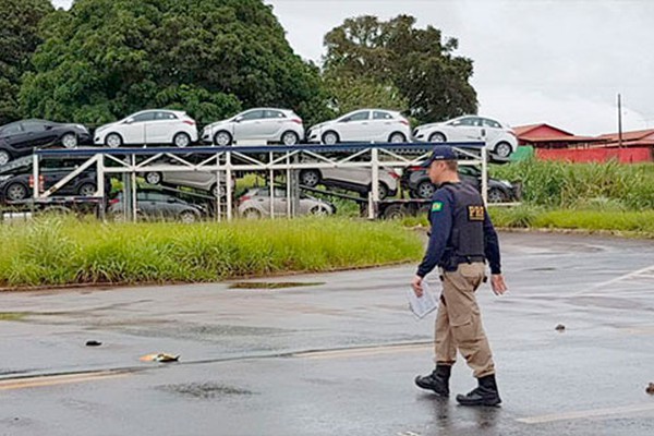 Tempo chuvoso aumenta o risco de acidentes nas estradas na volta do feriadão de Carnaval