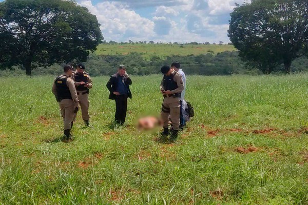 Homem é encontrado morto com tiro na cabeça em Patos de Minas