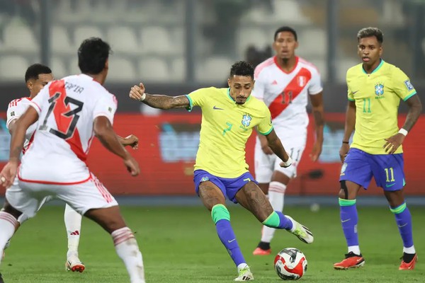 Brasil enfrenta seleção peruana em Brasília pelas Eliminatórias