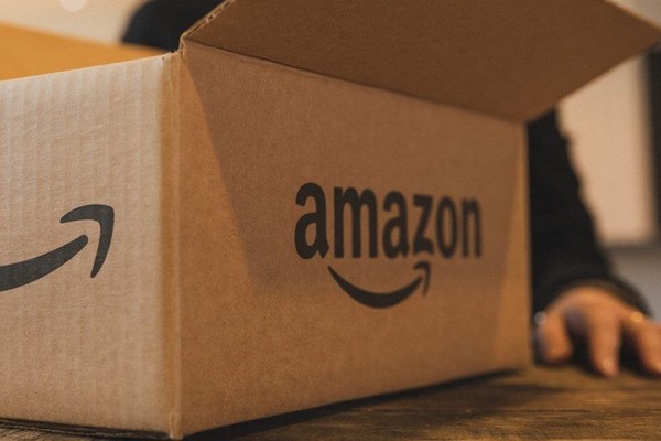 Procon-MPMG multa Amazon em R$ 2,7 milhões por atrasos e não entrega de produtos