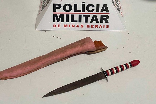 Mulher fica estado grave após ser atacada a golpes de punhal; autor de 24 anos foi preso