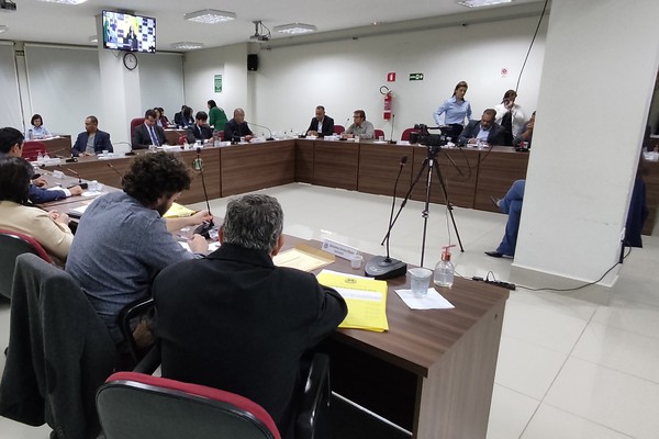 Projetos importantes, microchipagem e auditório lotado, saiba como foi a reunião da Câmara Municipal