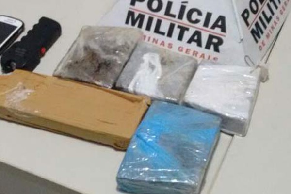 Polícia Militar apreende moto furtada e flagra adolescente com quase 1,5kg de maconha