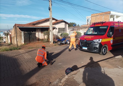 Motociclista fica ferido em mais um acidente em cruzamento perigoso no bairro Nova Floresta