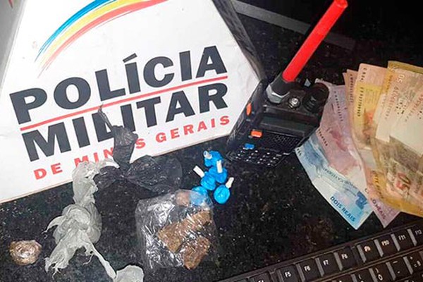 Adolescente é apreendido com crack, maconha, cocaína e rádio na frequência da polícia