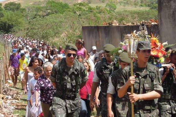 Nossa Senhora Aparecida é celebrada com programação intensa em Patos de Minas