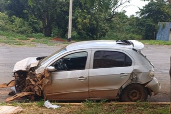 Motorista de caminhão é preso por embriaguez após bater em carro na BR 365 e deixar 4 feridos